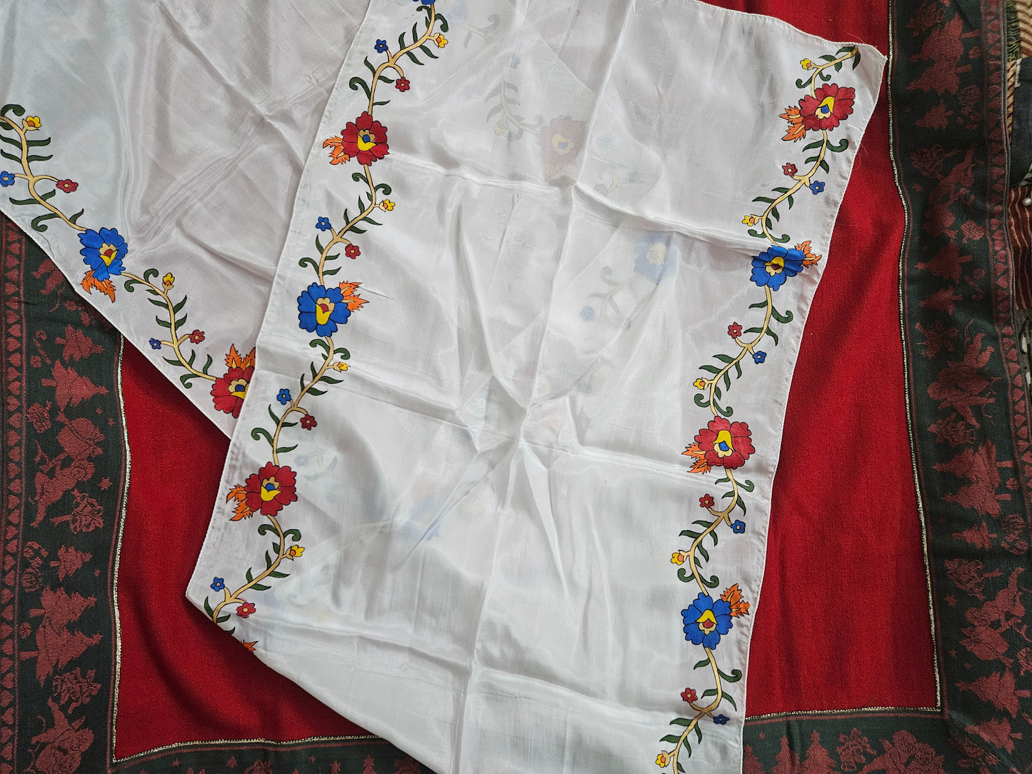 Floral Border Stole on Tussar by RNR
