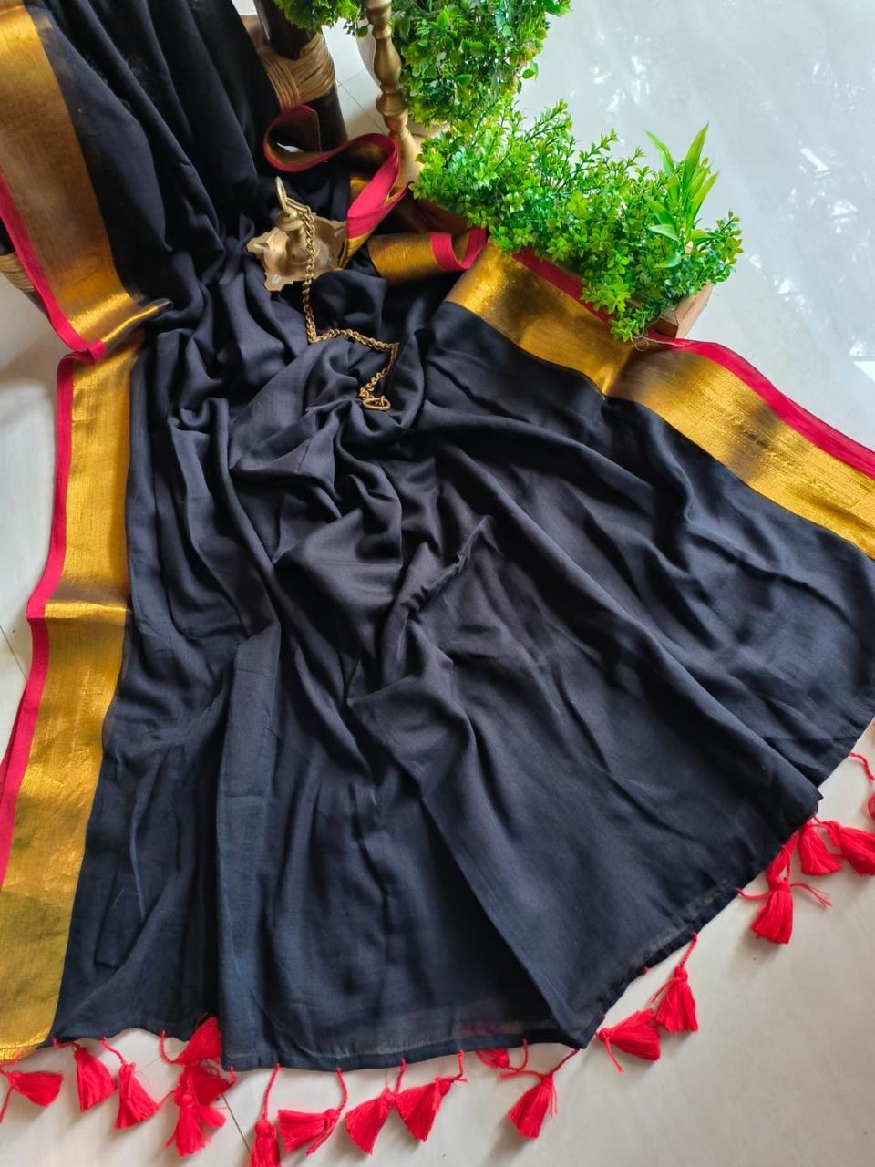 Mul Cotton Saree with Border and Tassels by RNR