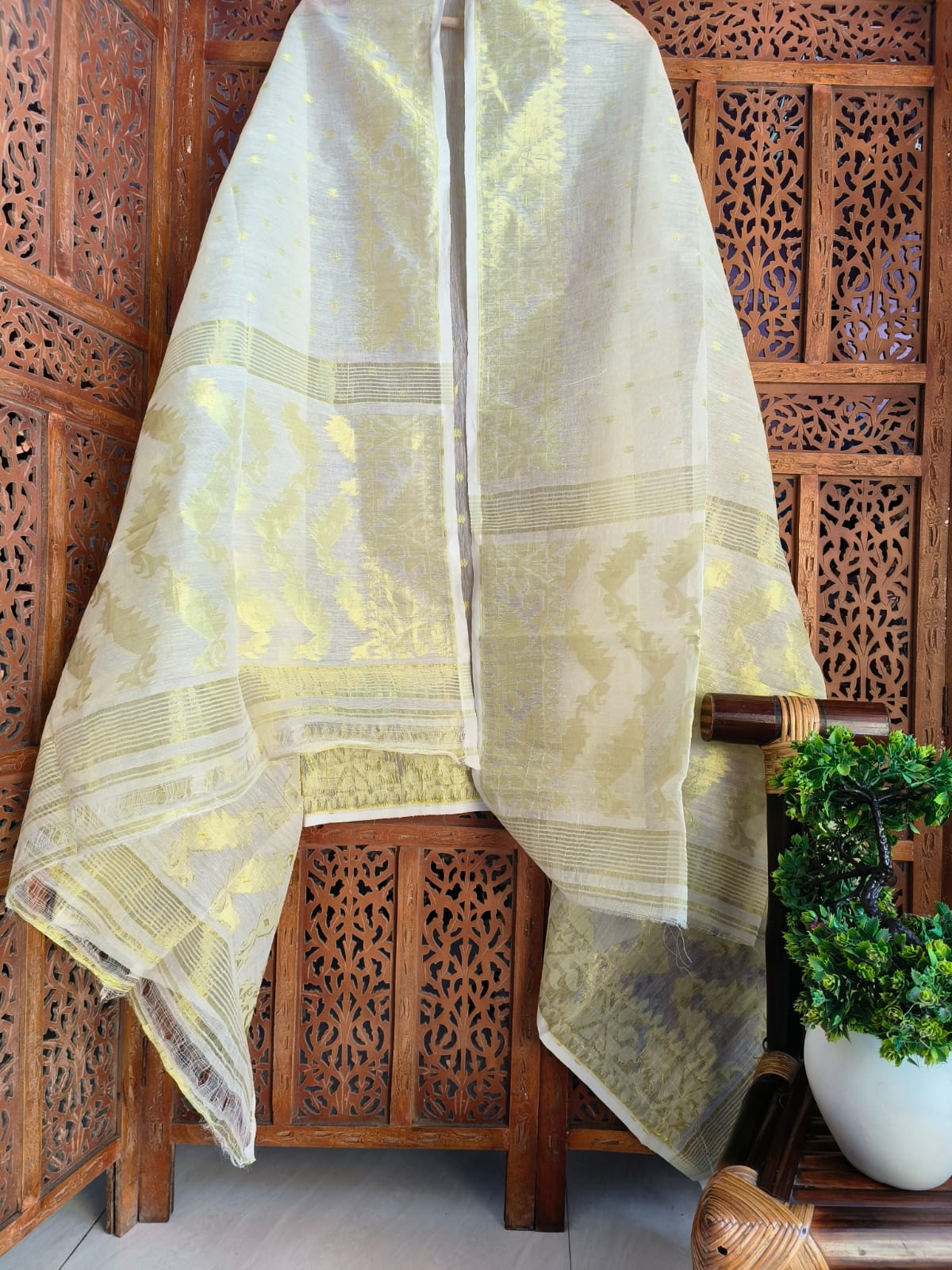 Jamdani Woven Dupattas by Rank Never Retires